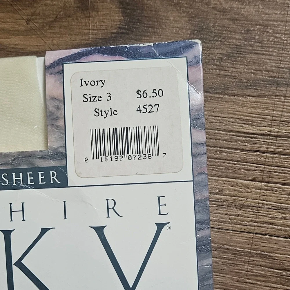 Vintage 1995 Berkshire Silky Sheer Control Top Pantyhose 3 Ivory 4527 Glam NWT